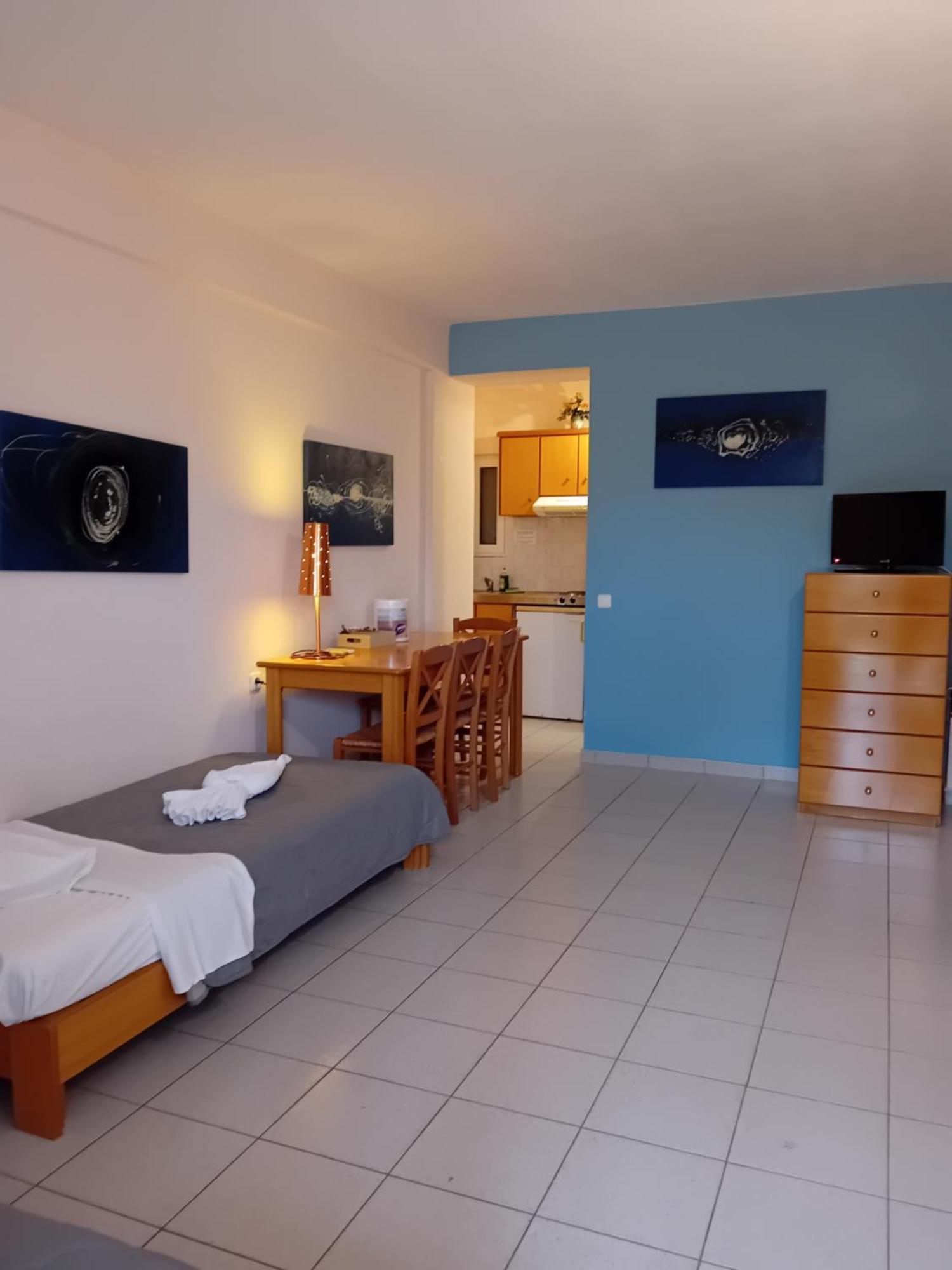 Heliotopos Apartments Толон Екстериор снимка
